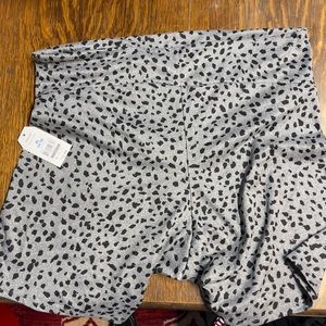 NWT maternity shorts